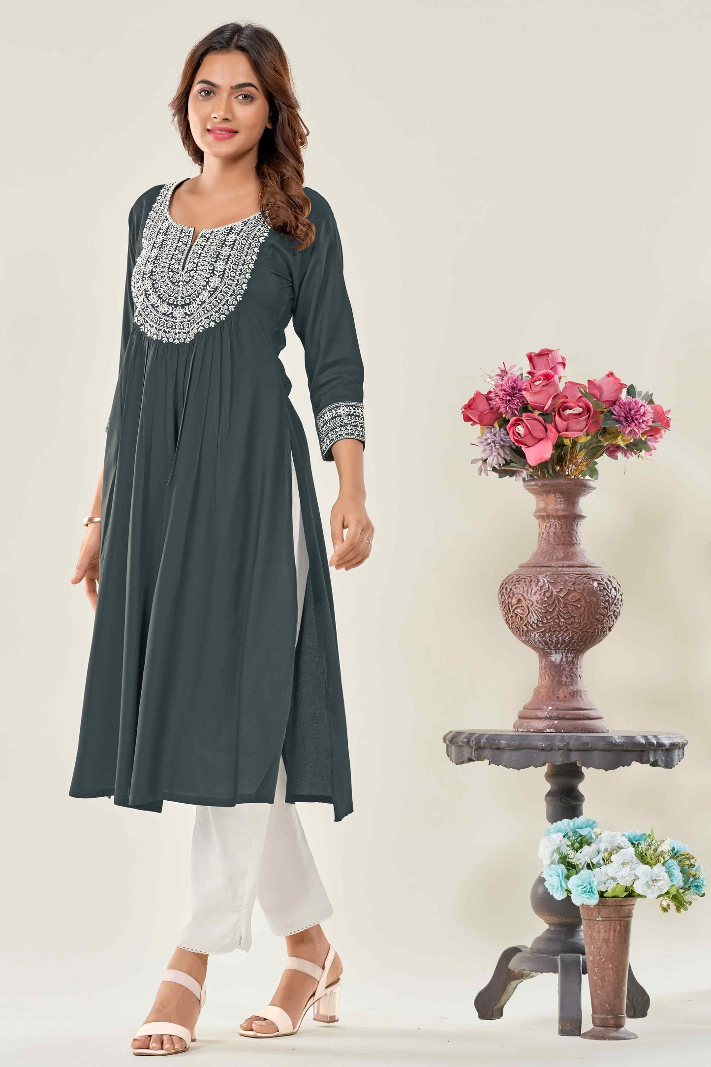 Women Grey Embroidered Viscose Rayon Straight Kurta