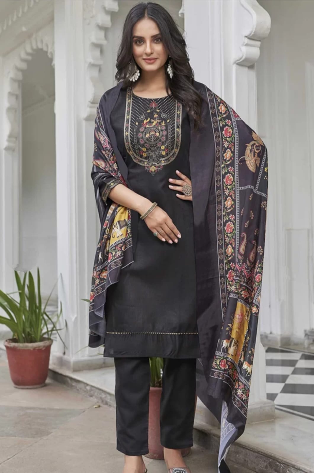 Ethnic Motifs Yoke Designed Straight  Kurta-pant & Dupatta