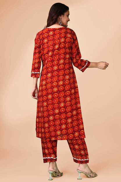 Woman red gotta pati printed kurti pant