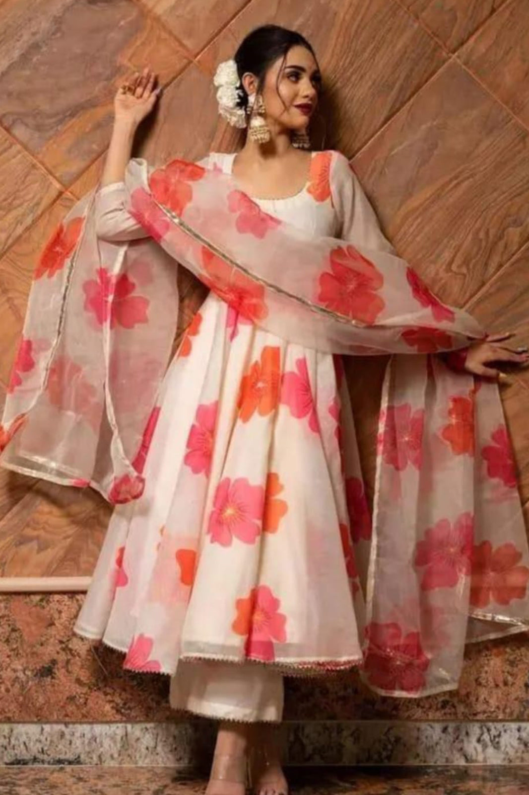 Cream Floral printed kurta with dupatta